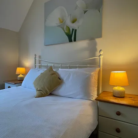 Ferienhaus Large 5 Bed House In Near The Beach, Large Garden & Hot Tub *