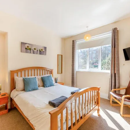 度假居 Large 5 Bed House In Near The Beach, Large Garden & Hot Tub 斯卡伯勒