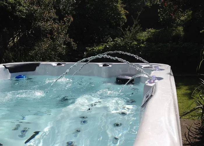 Semesterbostad Large 5 Bed House In Near The Beach, Large Garden & Hot Tub Scarborough