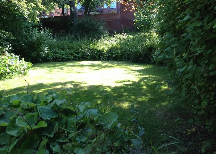 Holiday home Large 5 Bed House In Near The Beach, Large Garden & Hot Tub Scarborough