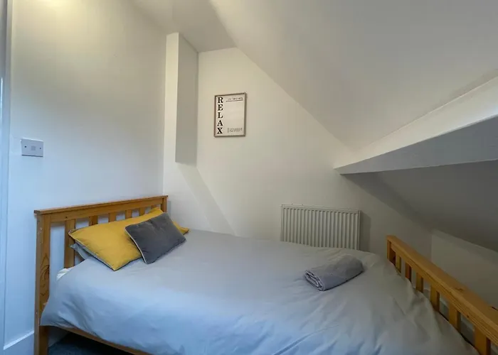 Holiday home Large 5 Bed House In Near The Beach, Large Garden & Hot Tub