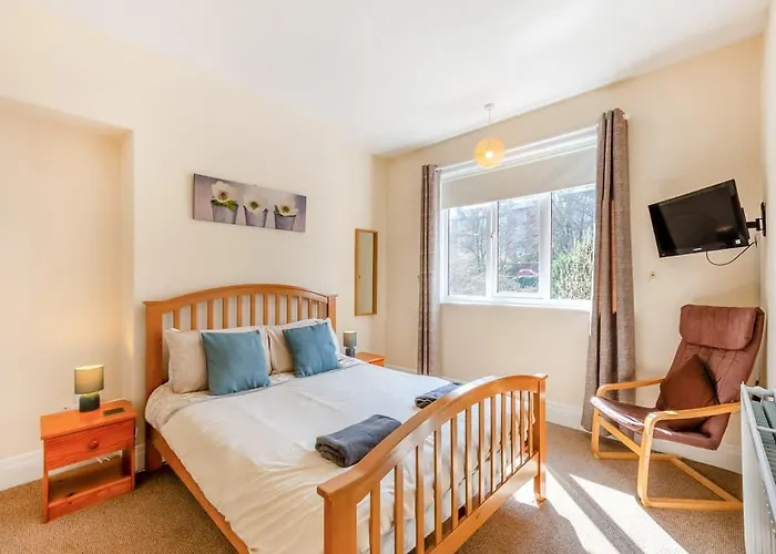 Holiday home Large 5 Bed House In Near The Beach, Large Garden & Hot Tub Scarborough